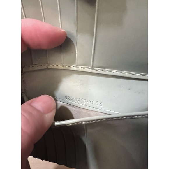 Gucci Patent Leather‎ Compact Wallet Jackie Closure Silver Hardware Light Mint - Picture 8 of 16